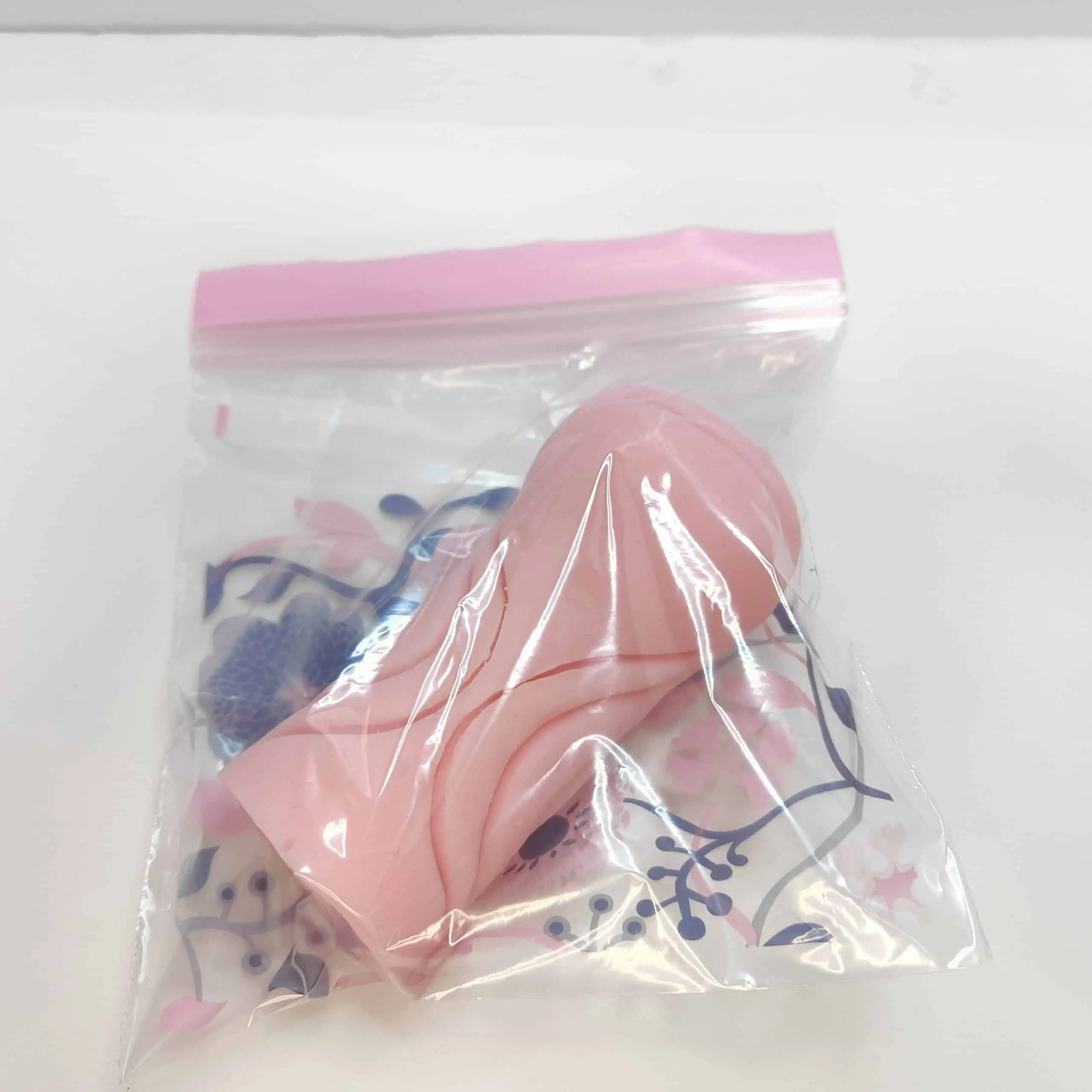 IMG scaled 【オナホの保管方法攻略】オナホ耐久寿命を延ばすアダルトグッズの扱い方【オナホパウダー&おもちゃ収納袋】
